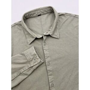 Men's Lululemon Button-Down Shirt Size M Mint Green "One thing at a Time" Vented
